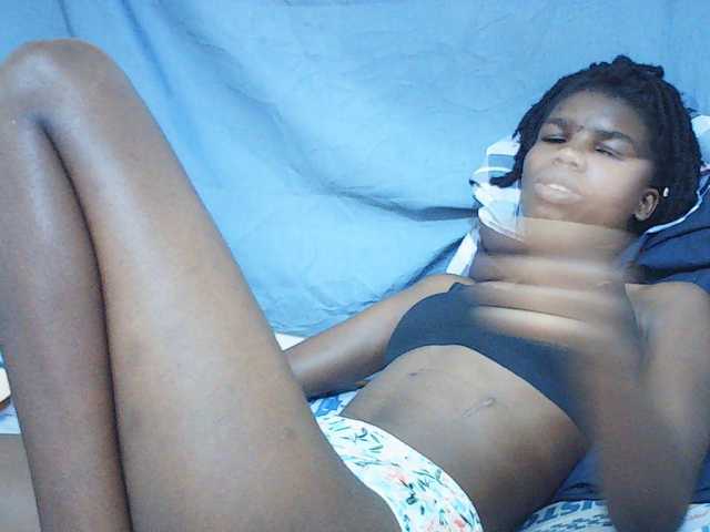 Beautyviny2 live cam on BongaCams