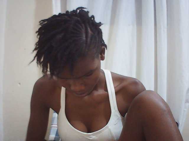Beautyviny2 live cam on BongaCams