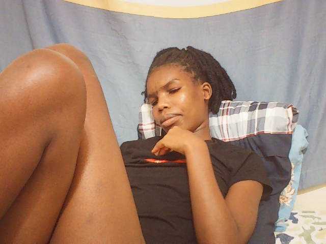 Beautyviny2 live cam on BongaCams