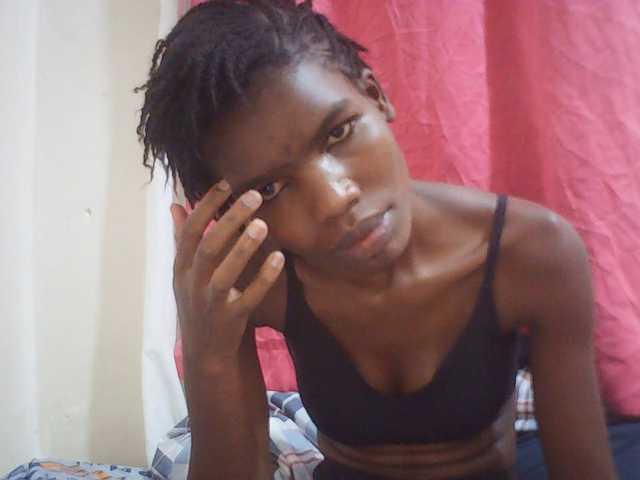 Beautyviny2 live cam on BongaCams