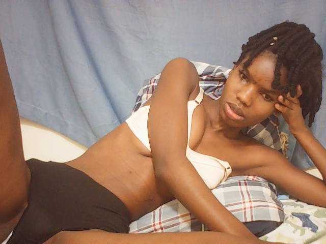 Beautyviny2 live cam on BongaCams
