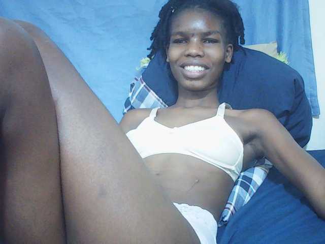 Beautyviny2 live cam on BongaCams