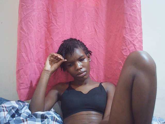 Beautyviny2 live cam on BongaCams