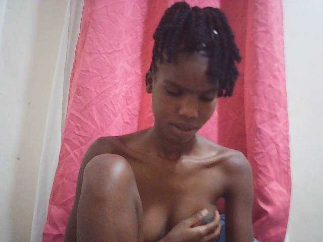 Beautyviny2 live cam on BongaCams