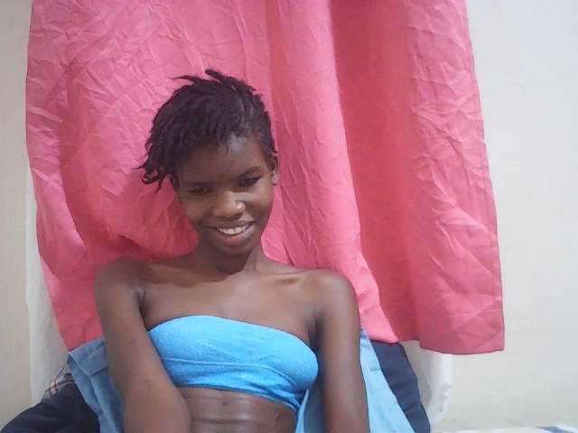 Beautyviny2 live cam on BongaCams