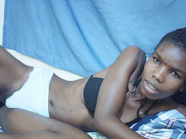 Beautyviny2 live cam on BongaCams