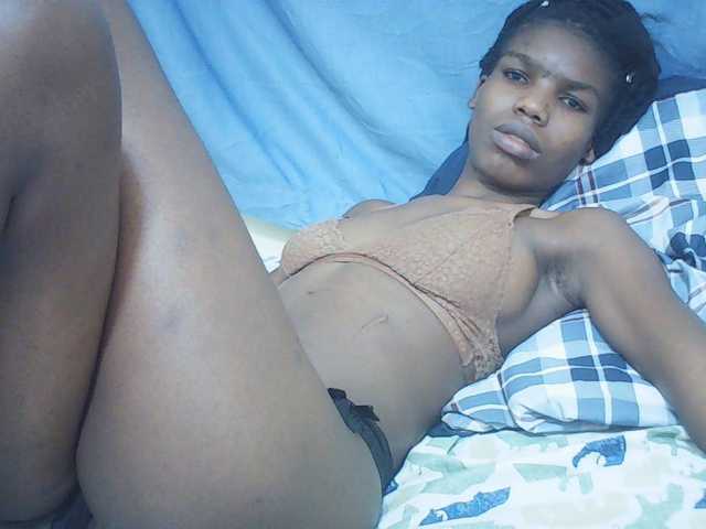 Beautyviny2 live cam on BongaCams