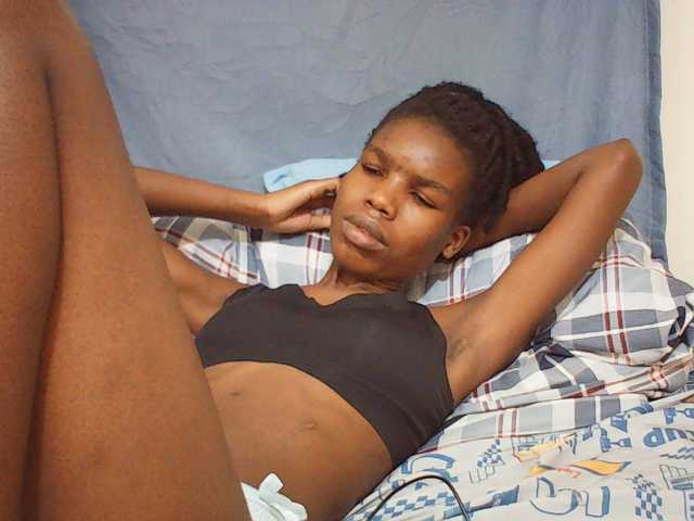 Beautyviny2 live cam on BongaCams