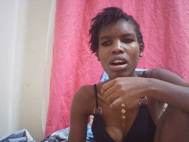 Beautyviny2 live cam on BongaCams