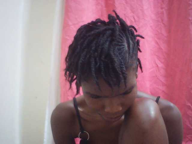 Beautyviny2 live cam on BongaCams