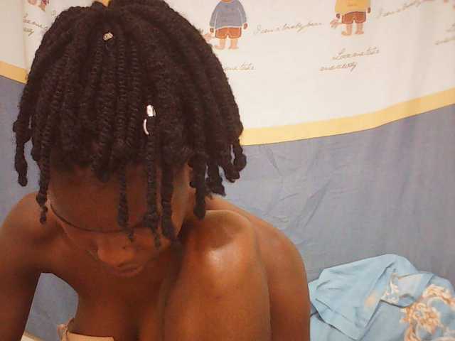 Beautyviny2 live cam on BongaCams