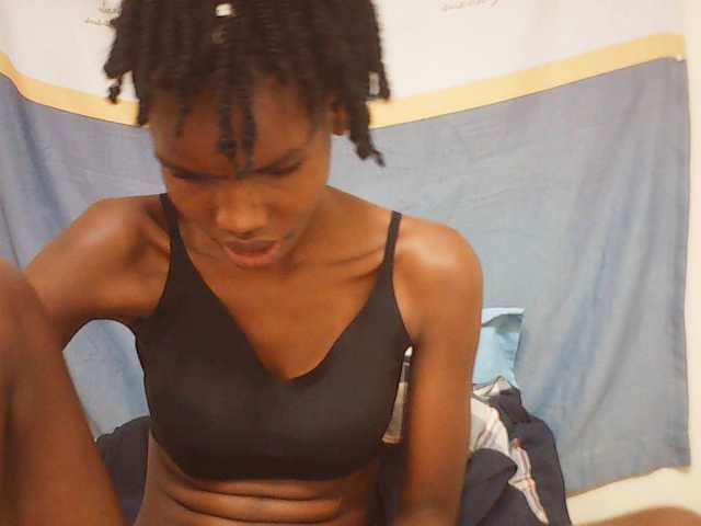 Beautyviny2 live cam on BongaCams