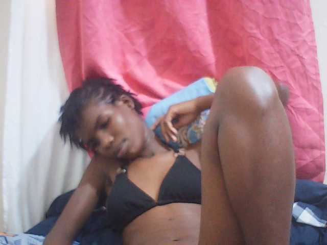 Beautyviny2 live cam on BongaCams