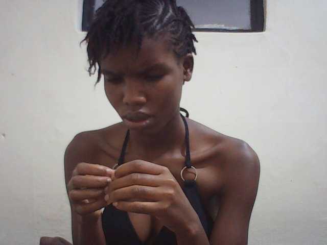 Beautyviny2 live cam on BongaCams