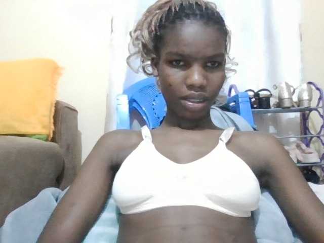 Beautyviny2 live cam on BongaCams