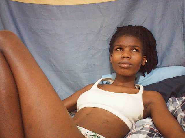 Beautyviny2 live cam on BongaCams