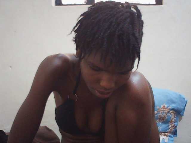 Beautyviny2 live cam on BongaCams