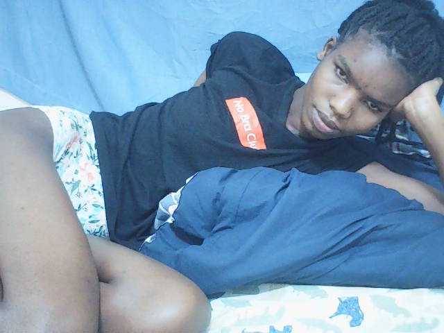 Beautyviny2 live cam on BongaCams