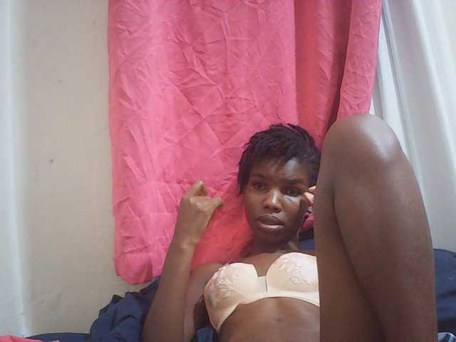 Beautyviny2 live cam on BongaCams