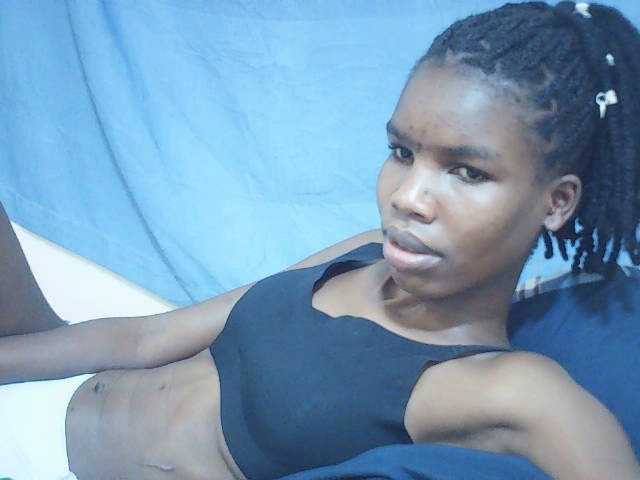 Beautyviny2 live cam on BongaCams