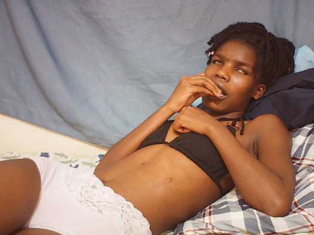 Beautyviny2 live cam on BongaCams