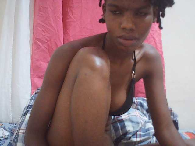 Beautyviny2 live cam on BongaCams