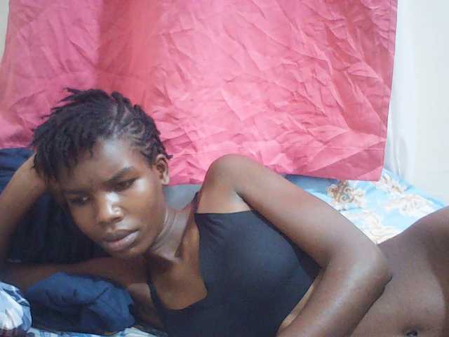 Beautyviny2 live cam on BongaCams