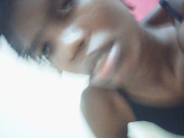 Beautyviny2 live cam on BongaCams