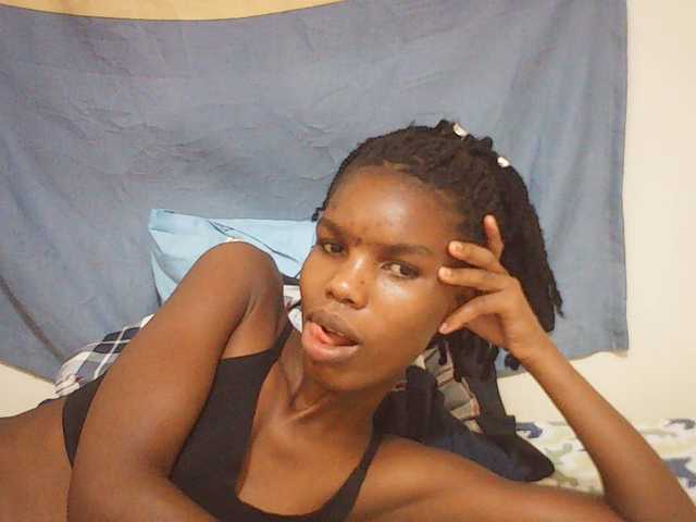 Beautyviny2 live cam on BongaCams