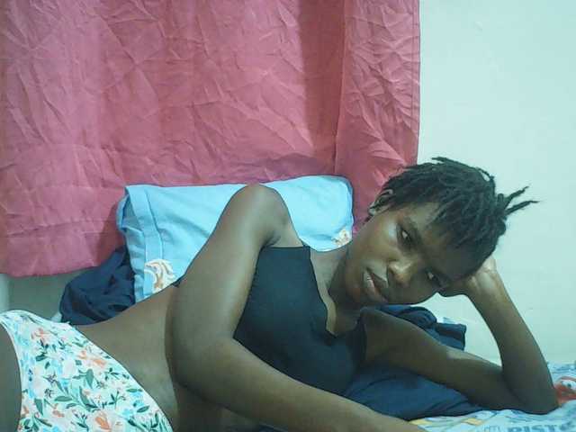 Beautyviny2 live cam on BongaCams