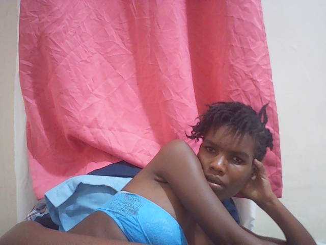 Beautyviny2 live cam on BongaCams