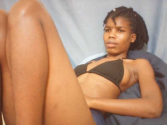 Beautyviny2 live cam on BongaCams