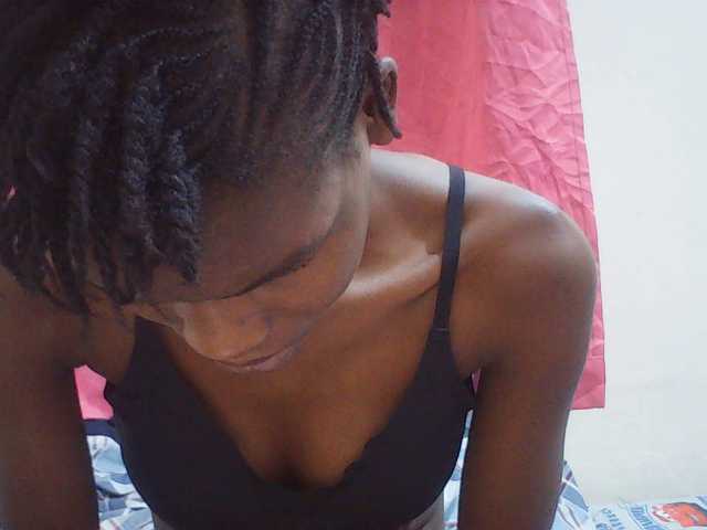 Beautyviny2 live cam on BongaCams