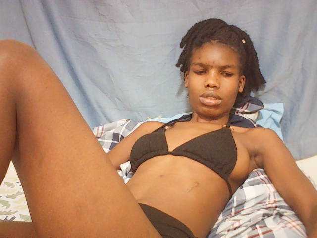 Beautyviny2 live cam on BongaCams