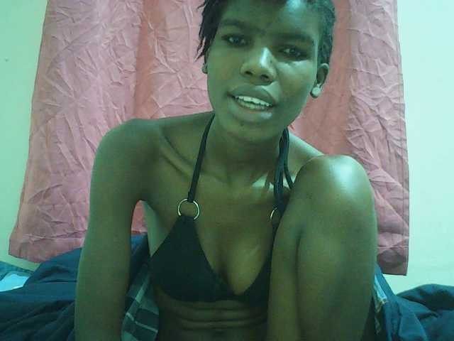 Beautyviny2 live cam on BongaCams