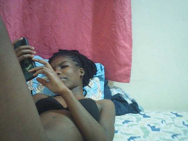 Beautyviny2 live cam on BongaCams