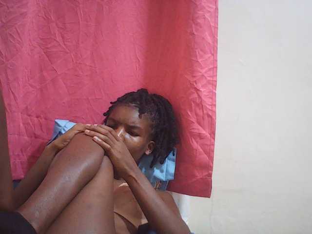 Beautyviny2 live cam on BongaCams