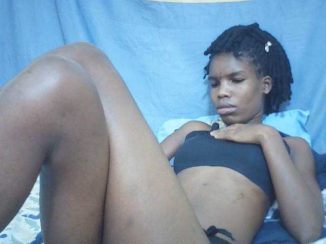 Beautyviny2 live cam on BongaCams