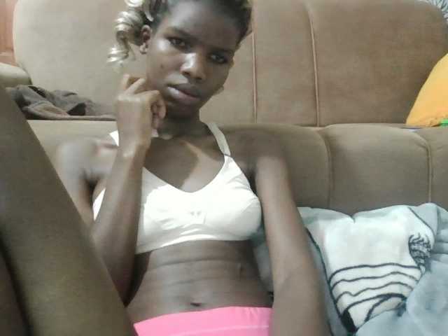 Beautyviny2 live cam on BongaCams