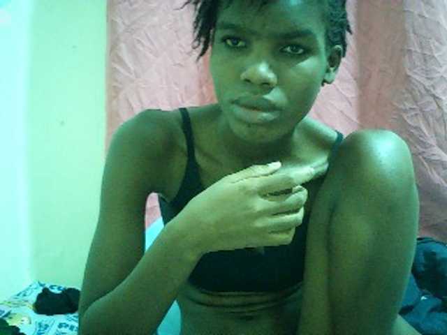 Beautyviny2 live cam on BongaCams