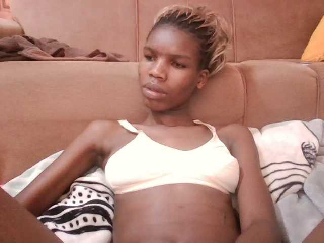 Beautyviny2 live cam on BongaCams