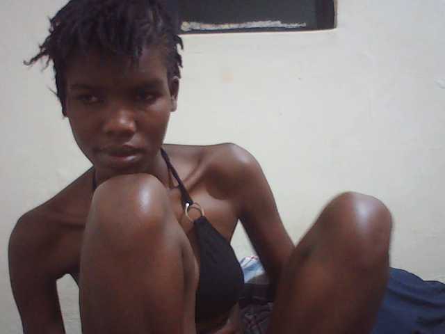 Beautyviny2 live cam on BongaCams