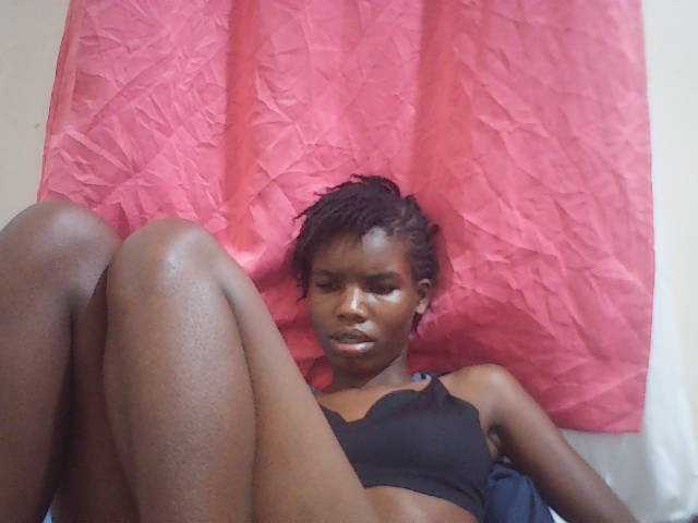Beautyviny2 live cam on BongaCams