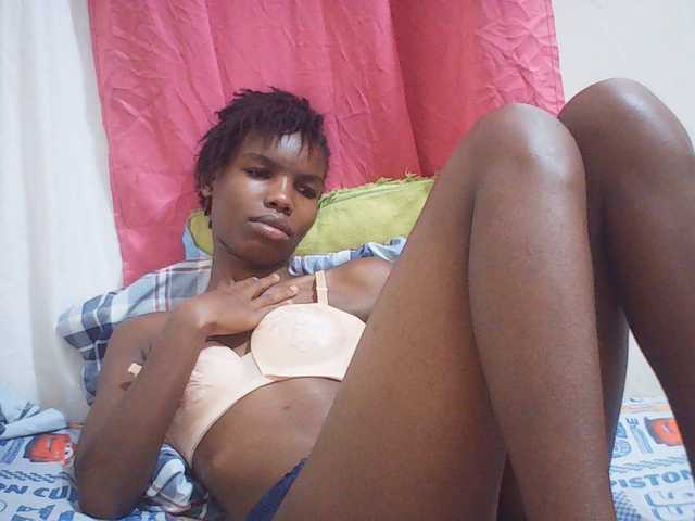 Beautyviny2 live cam on BongaCams
