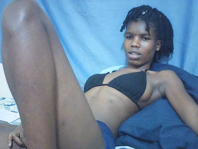 Beautyviny2 live cam on BongaCams