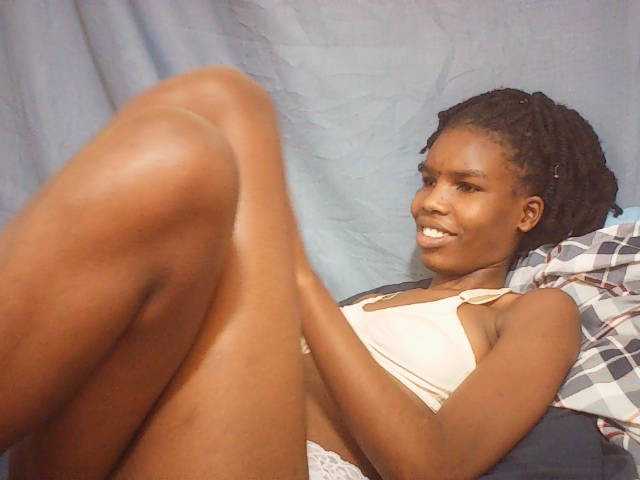 Beautyviny2 live cam on BongaCams