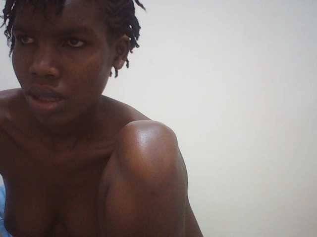 Beautyviny2 live cam on BongaCams