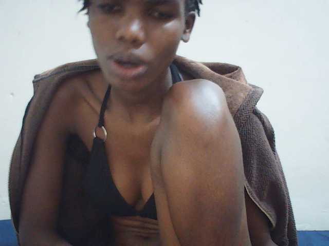 Beautyviny2 live cam on BongaCams