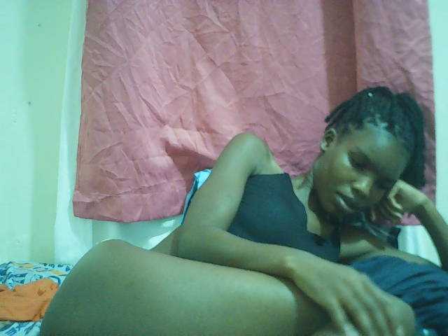 Beautyviny2 live cam on BongaCams