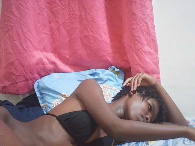 Beautyviny2 live cam on BongaCams